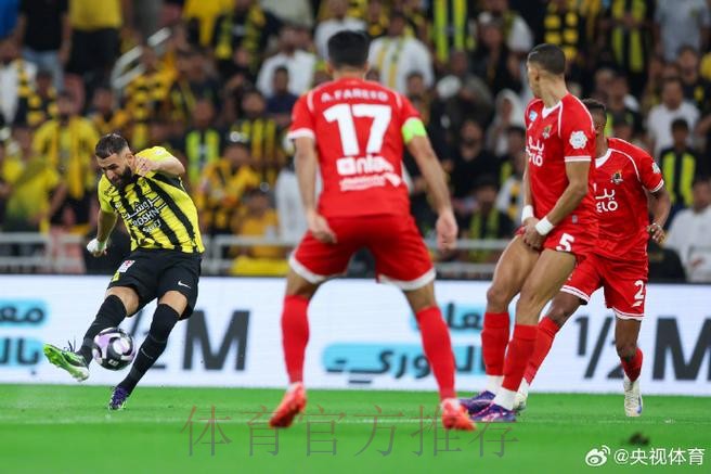 本泽马发文鼓励球队:继续前进 感谢所有人支持! 本泽马发文鼓励球队:继续前进 感谢所有人支持!